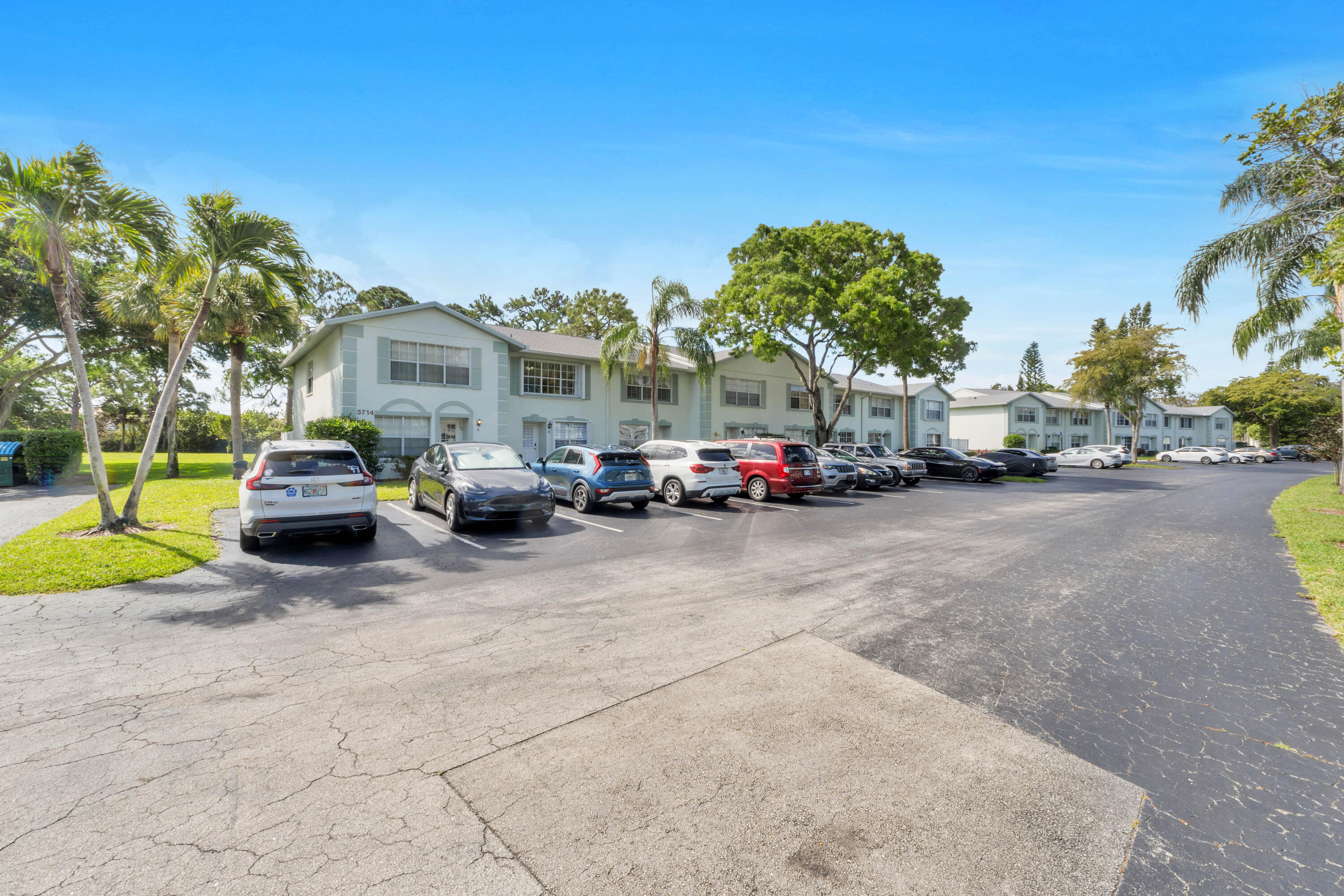 PALM CLUB WEST VILLAGE 1 CONDO - Residential