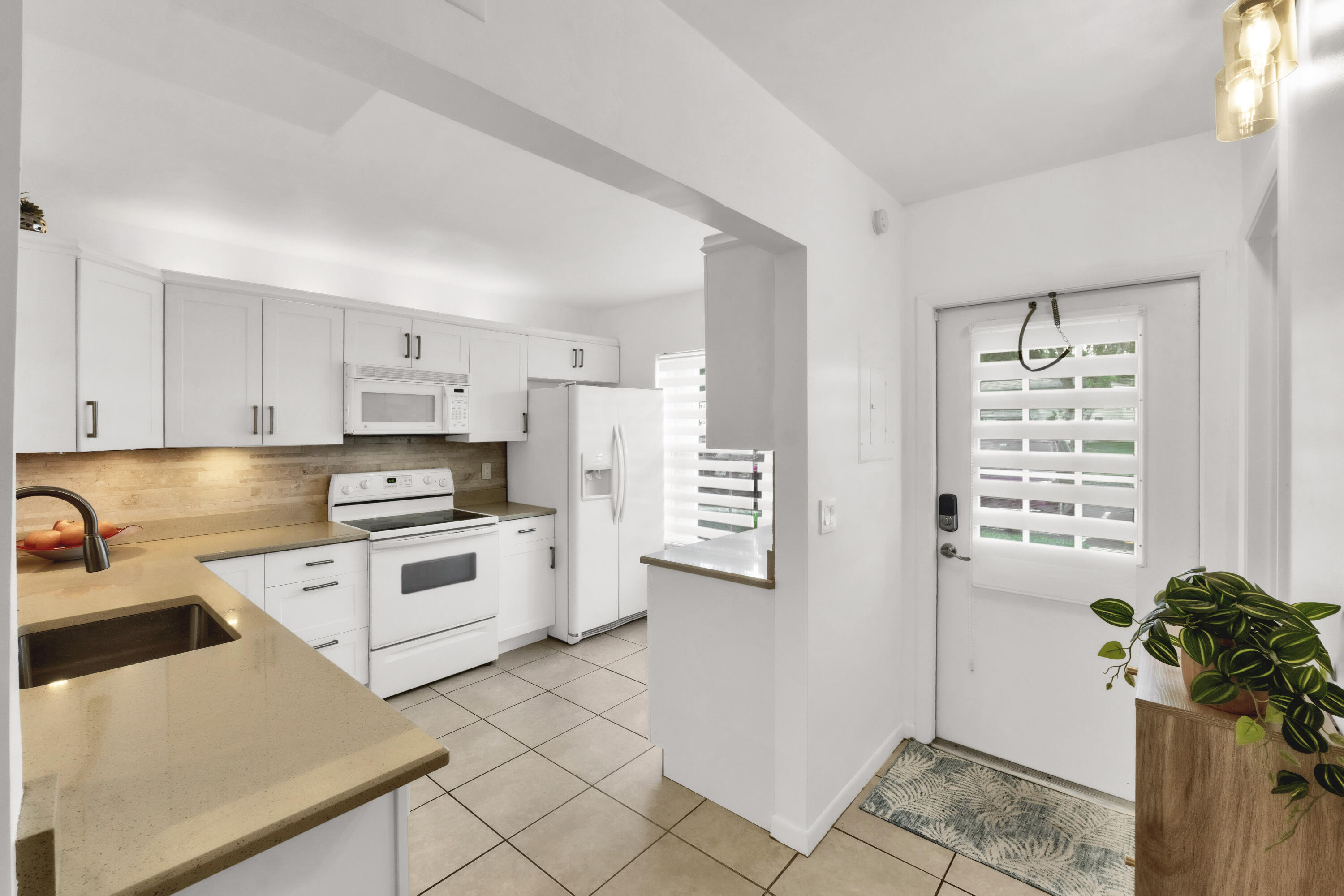 PALM CLUB WEST VILLAGE 1 CONDO - Residential