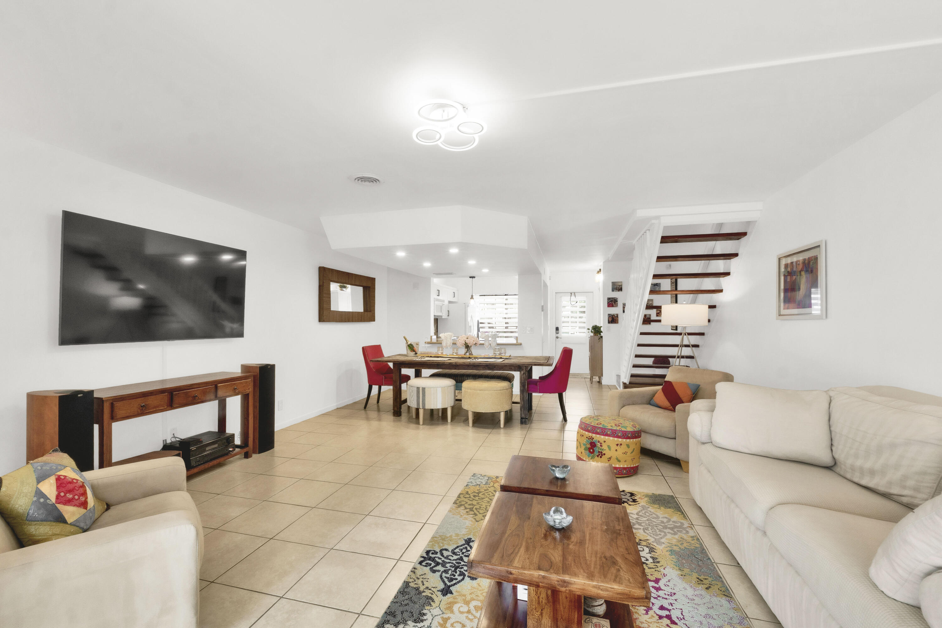 PALM CLUB WEST VILLAGE 1 CONDO - Residential
