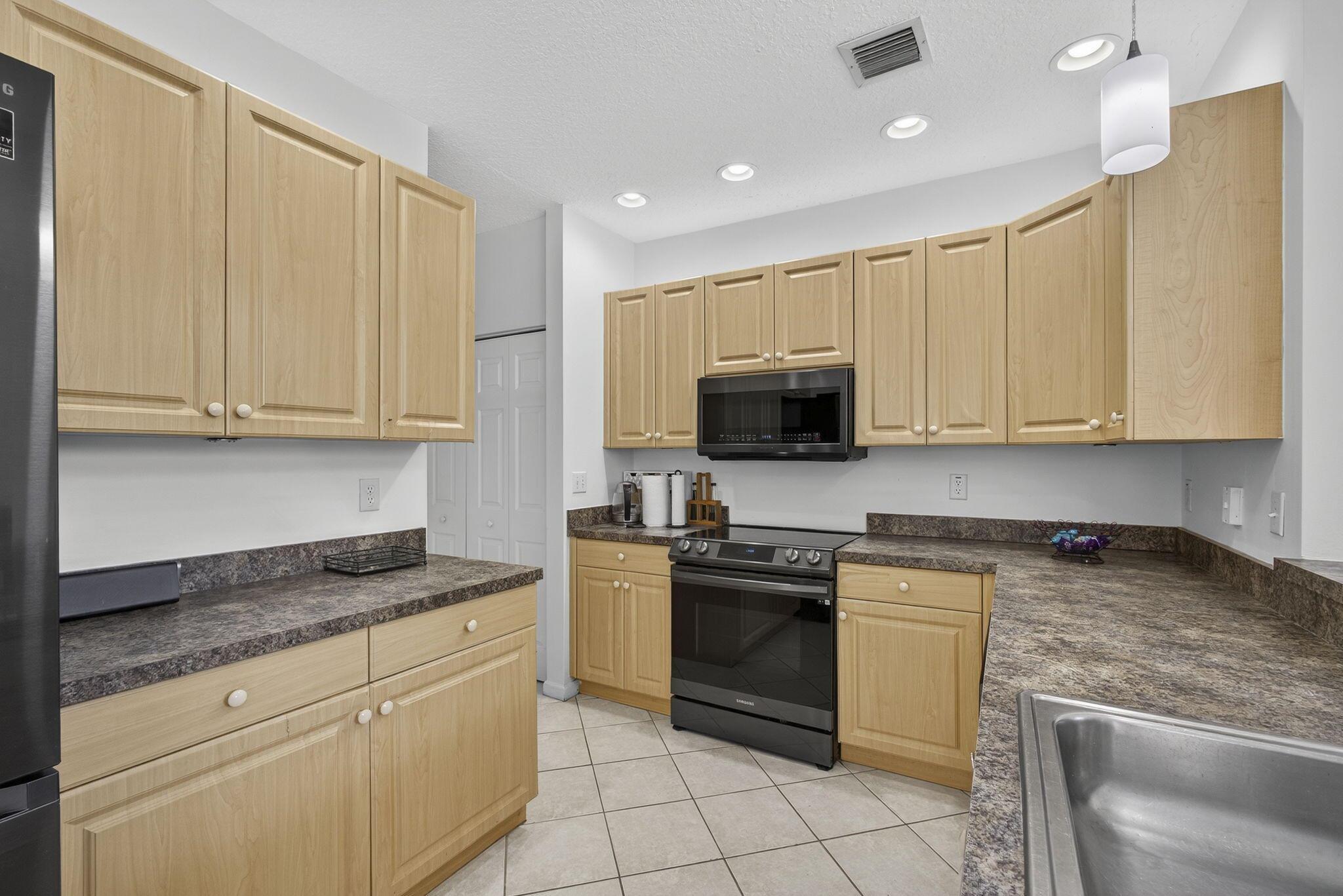 MADISON GREEN 1 PAR B - Residential