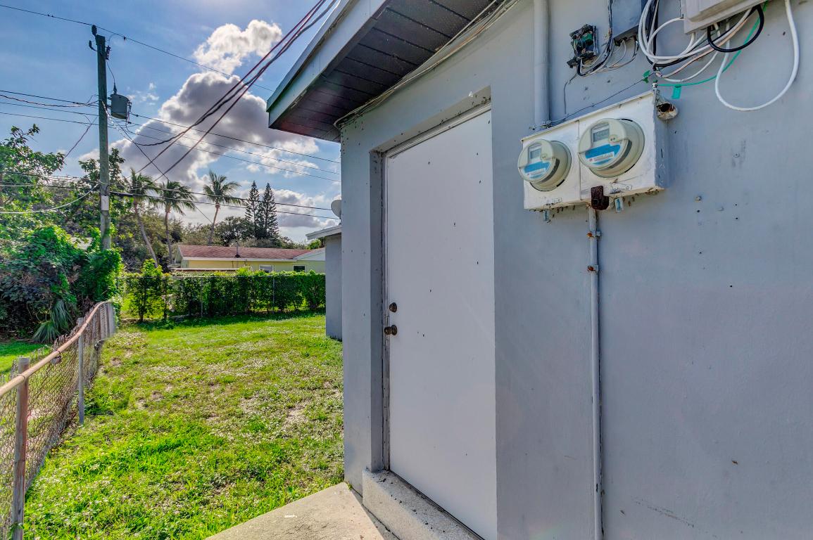 PARK MANOR 6 - Residential Income