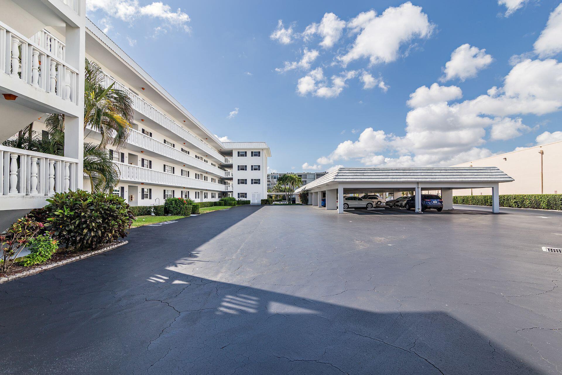 HARBOUR TOWERS CONDO  55+ - Residential