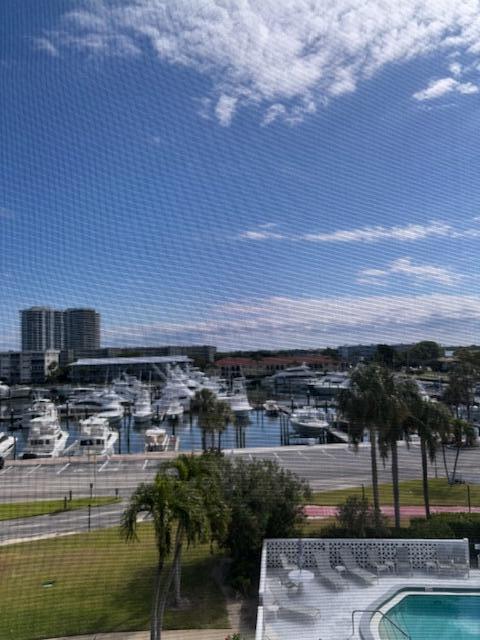 HARBOUR TOWERS CONDO  55+ - Residential