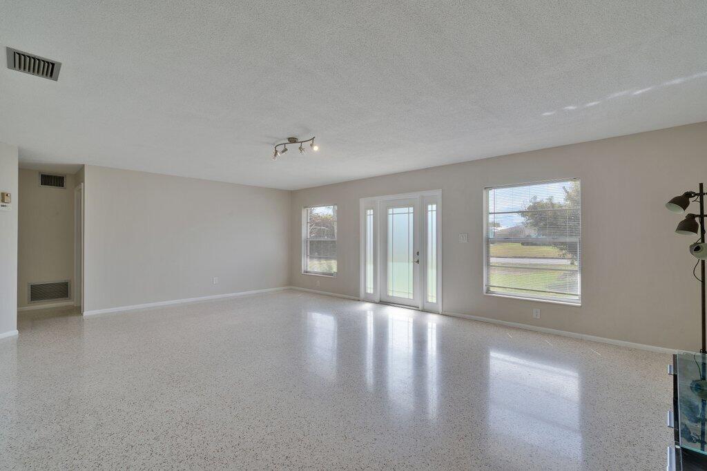 JENSEN HIGHLANDS - Residential