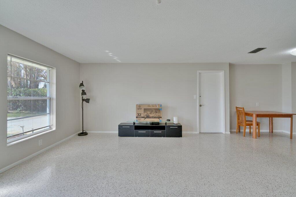 JENSEN HIGHLANDS - Residential