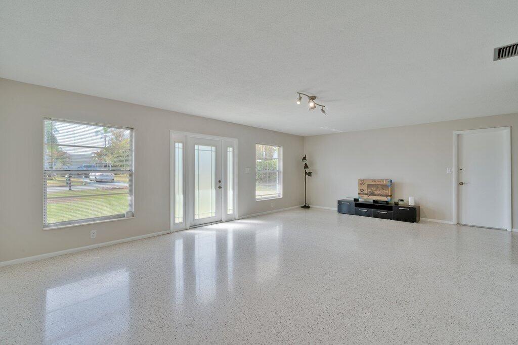 JENSEN HIGHLANDS - Residential