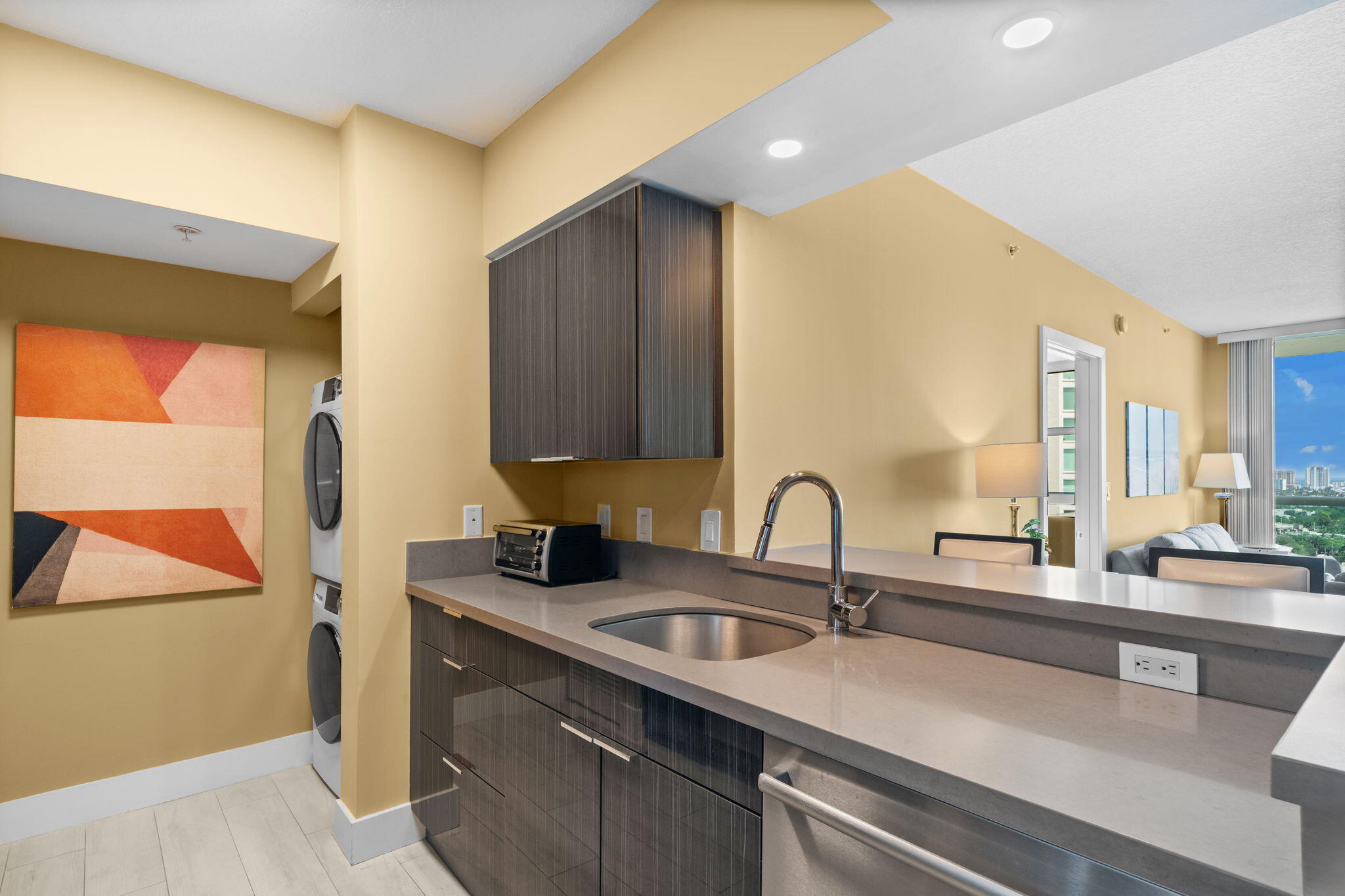 347 N New River Dr Drive E 2302