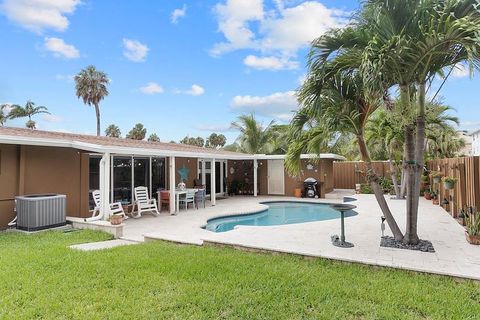 A home in Lauderdale By The Sea