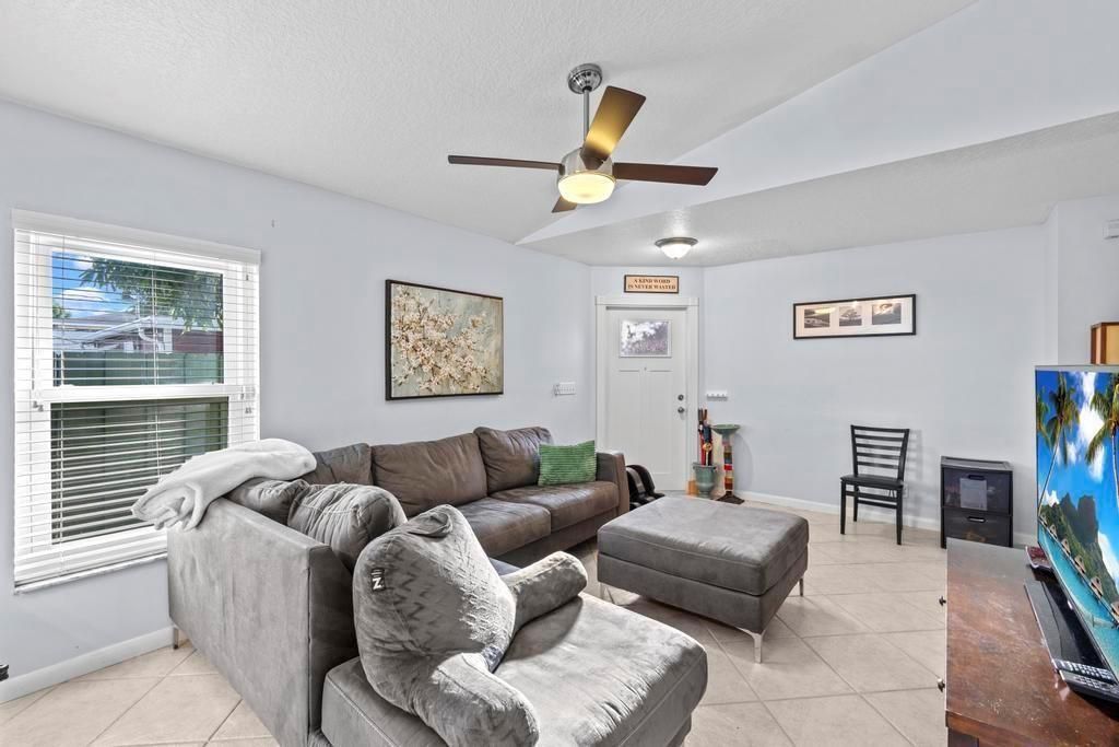 Photo of 414 N H Street, Lake Worth Beach, FL 33460 (MLS # F10436412)