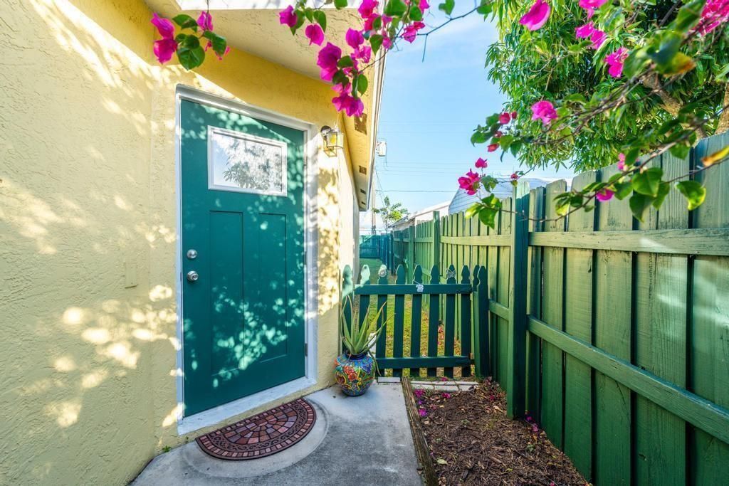 Photo of 414 N H Street, Lake Worth Beach, FL 33460 (MLS # F10436412)