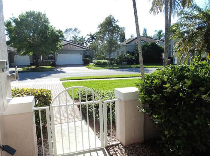 2451 ARAGON Boulevard 1