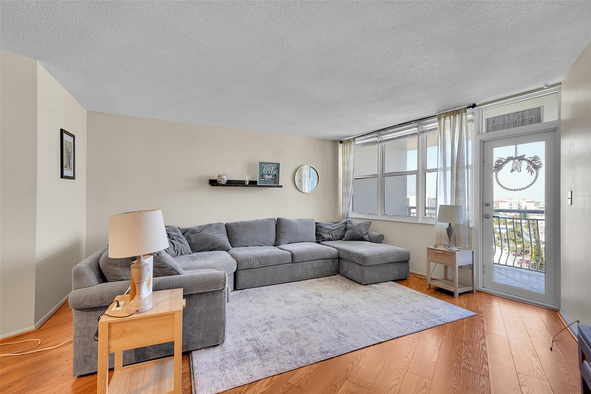 NASSAU HOUSE - Residential