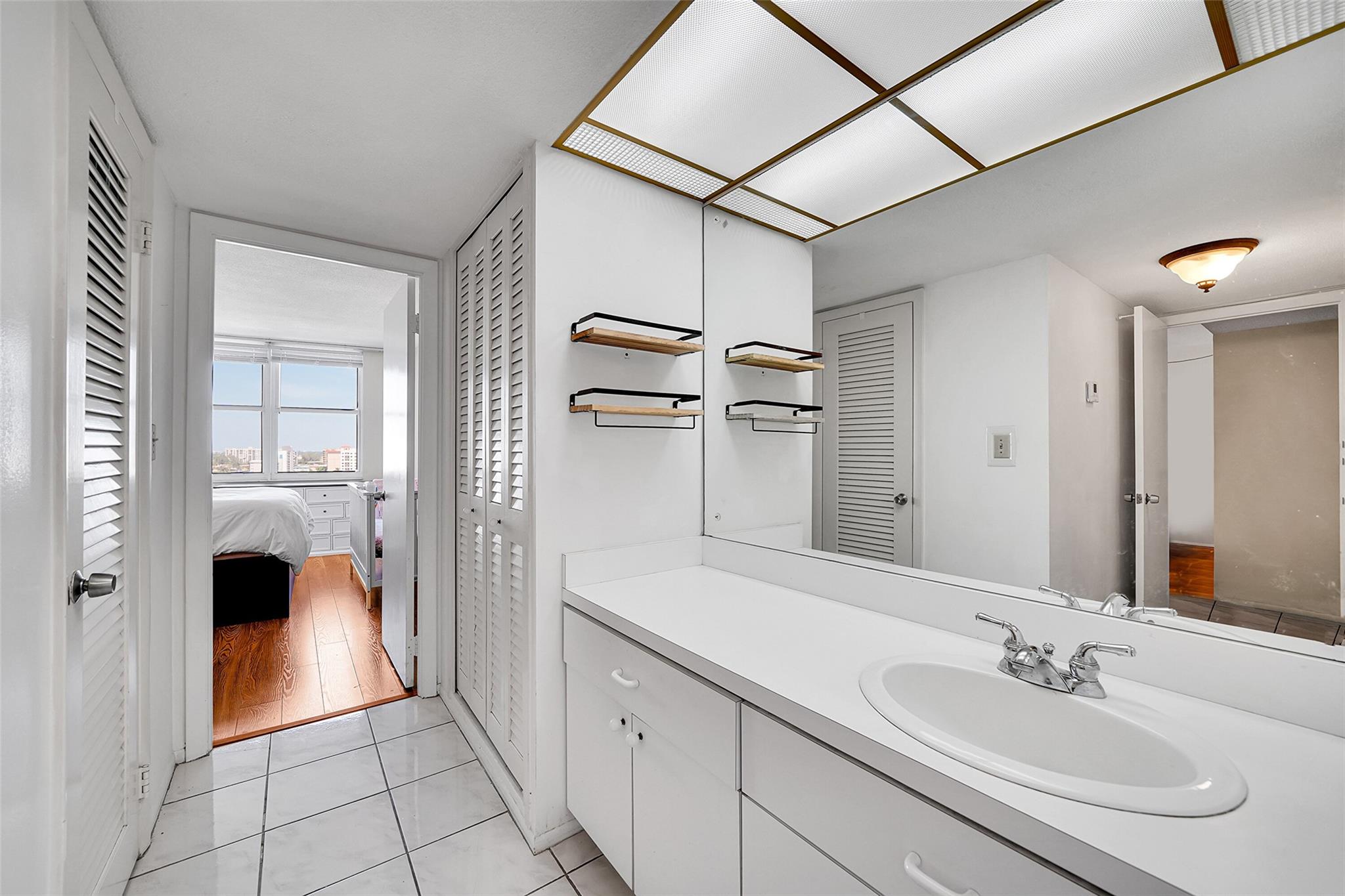 NASSAU HOUSE - Residential