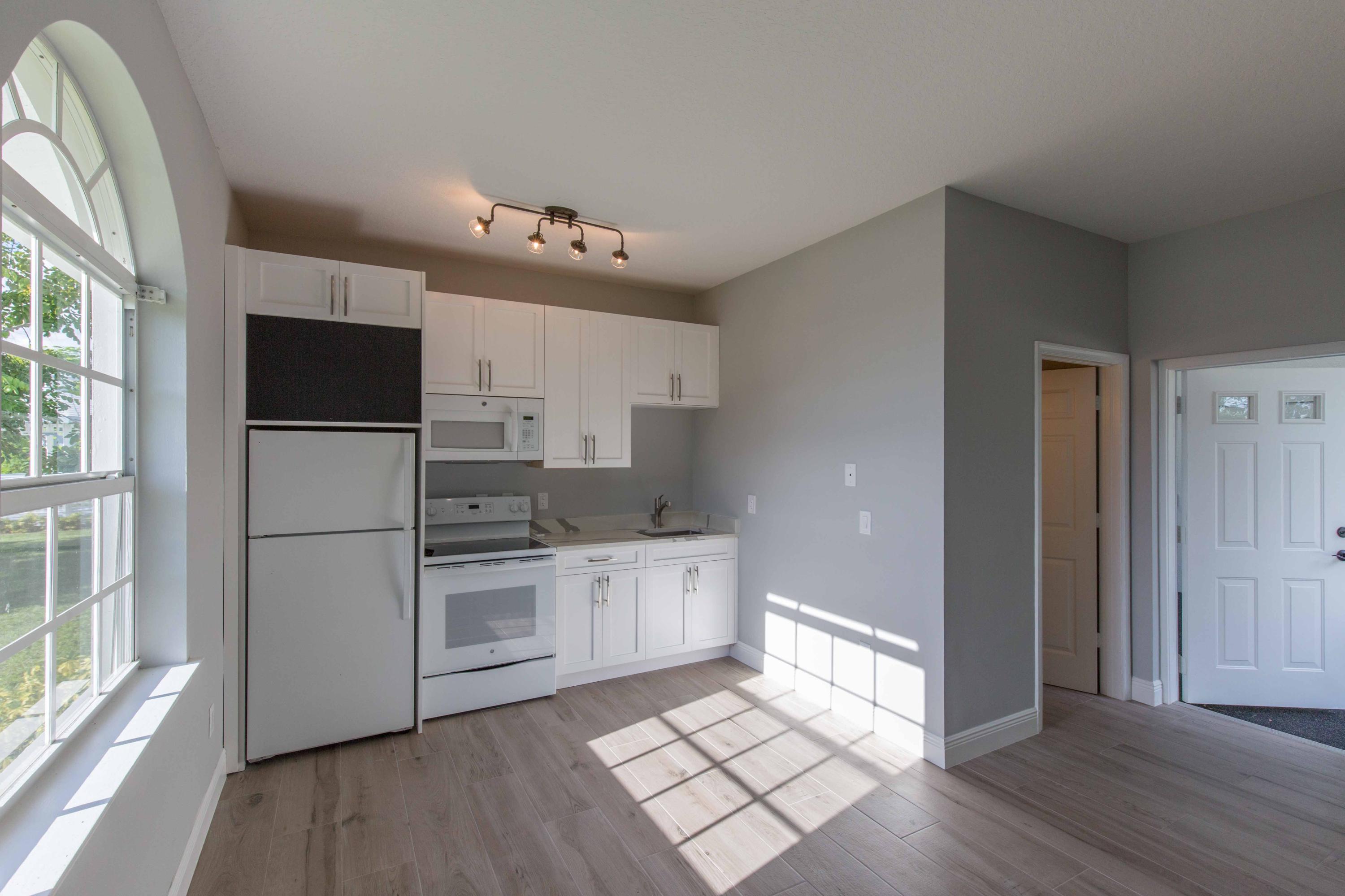 PALM BEACH POINT EAST - Residential