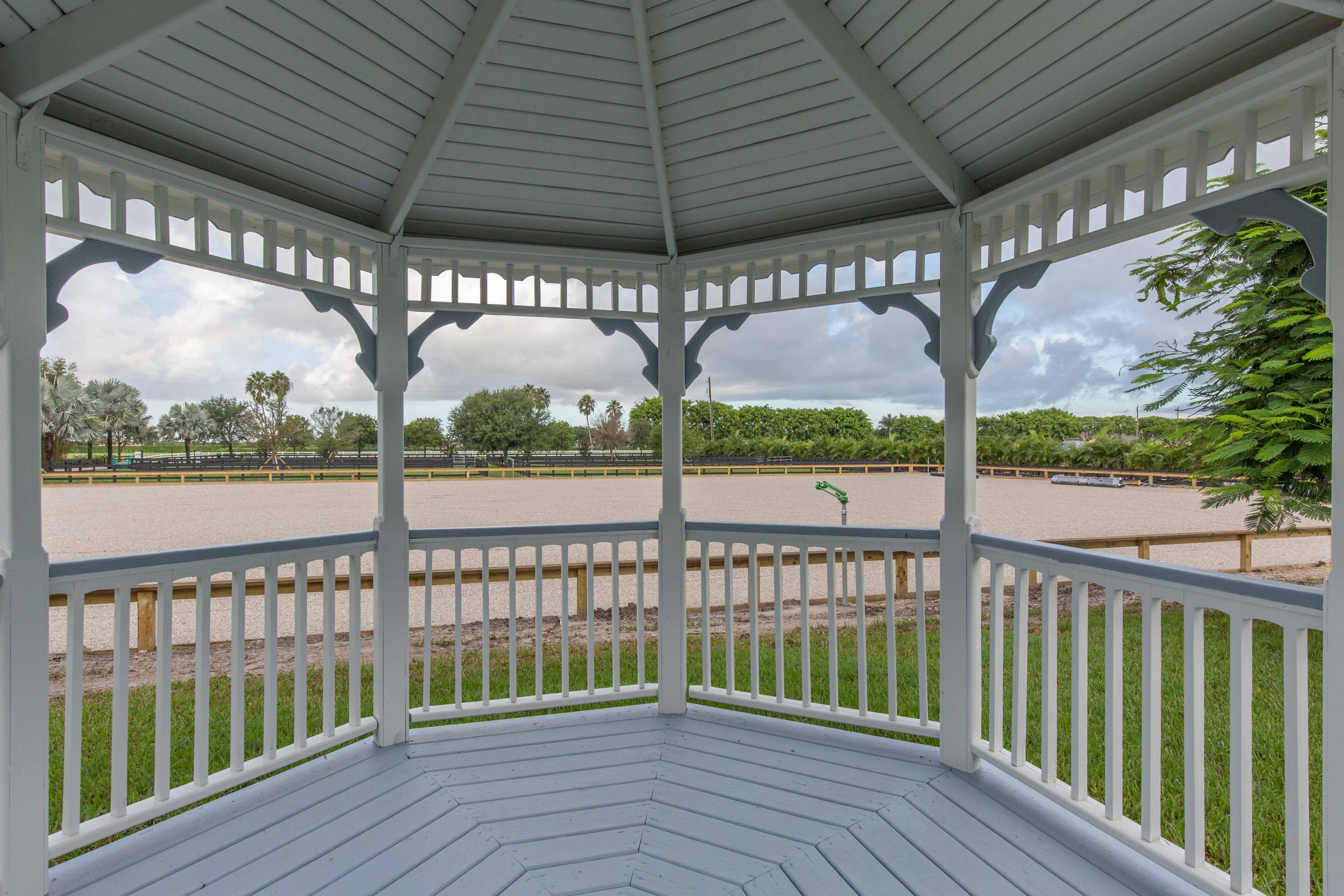 PALM BEACH POINT EAST - Residential