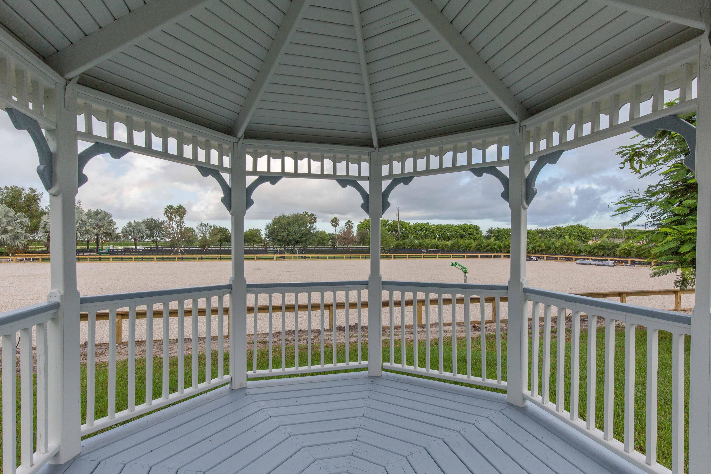 PALM BEACH POINT EAST - Residential