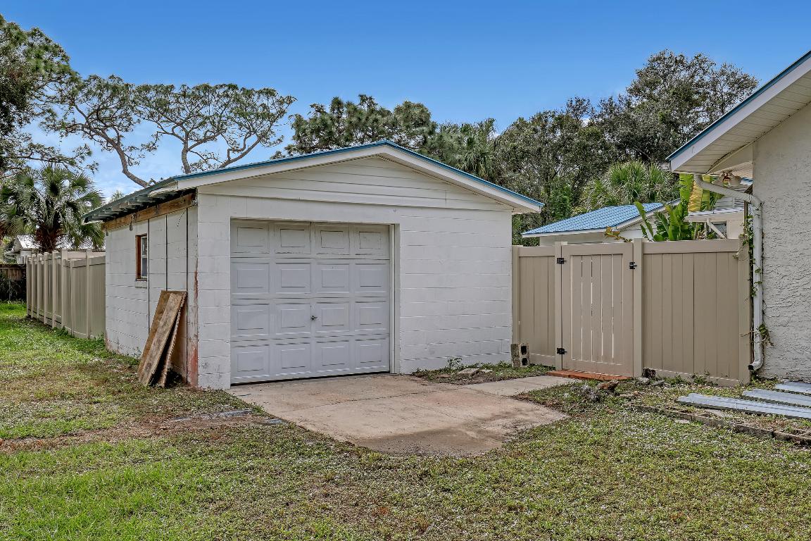 METES AND BOUNDS - Residential