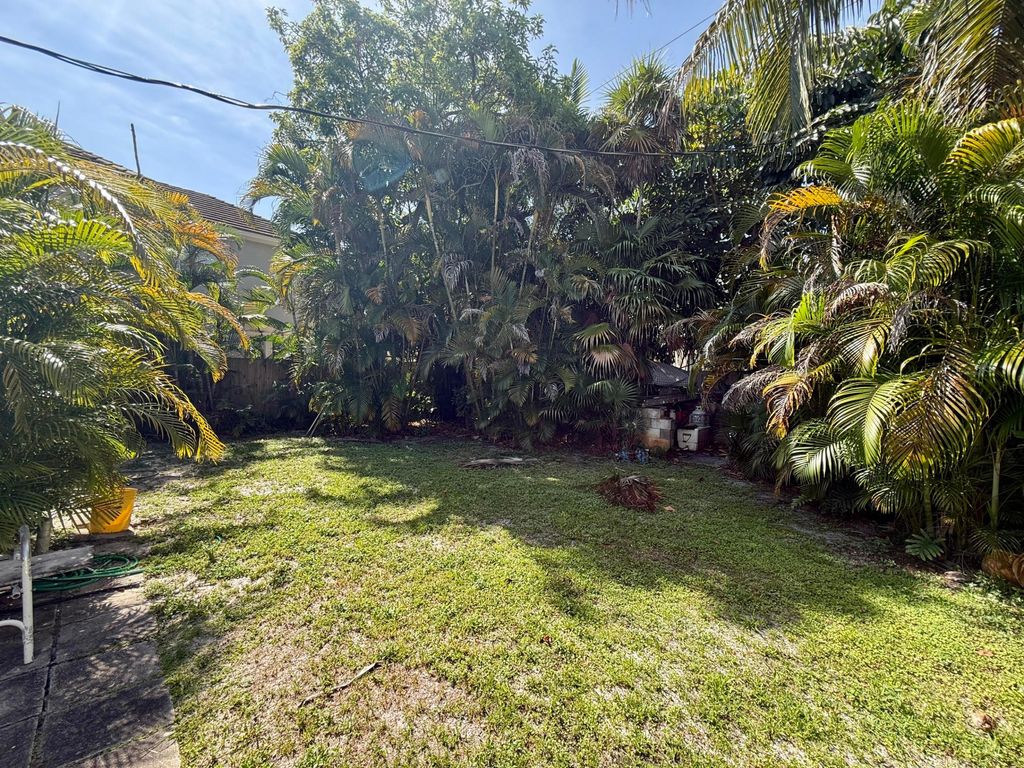Photo of 804 SE 5th Court, Fort Lauderdale, FL 33301 (MLS # B26026374)