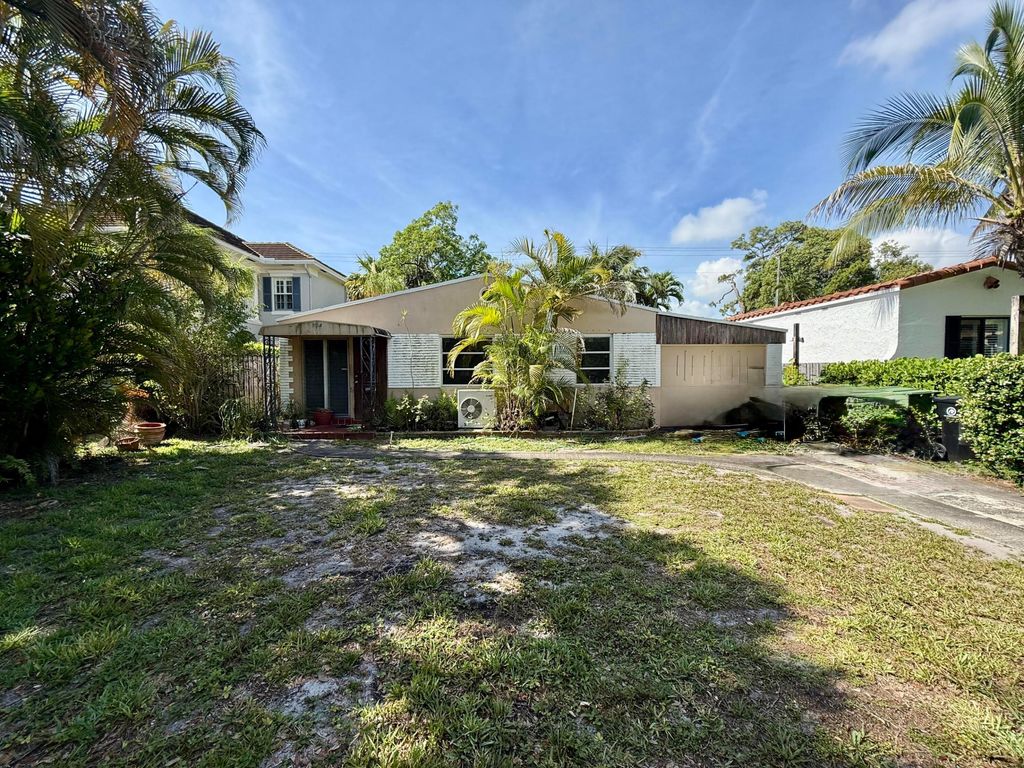 Photo of 804 SE 5th Court, Fort Lauderdale, FL 33301 (MLS # B26026374)