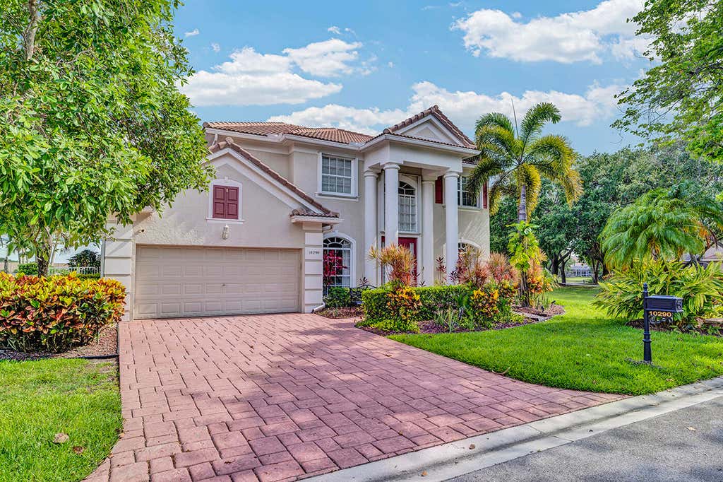 Photo of 10290 NW 60th Place, Parkland, FL 33076 (MLS # B26036202)