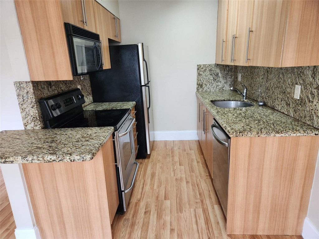 Tudor Manor - Residential