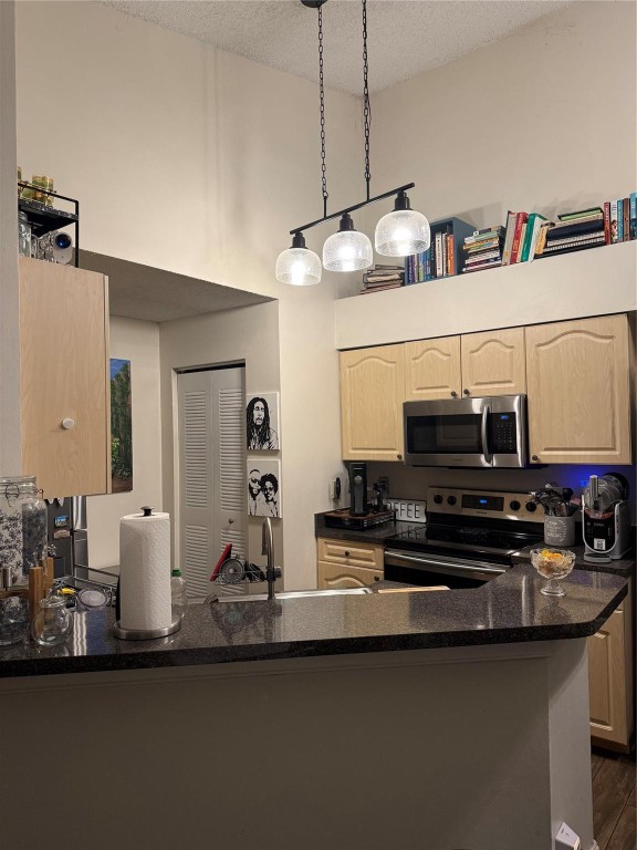 Summerbreeze Condo - Residential