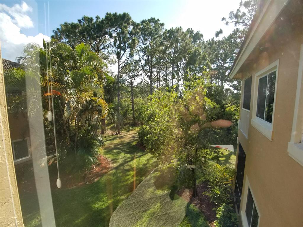 CASTLE PINES CONDOMINIUM - Residential Lease