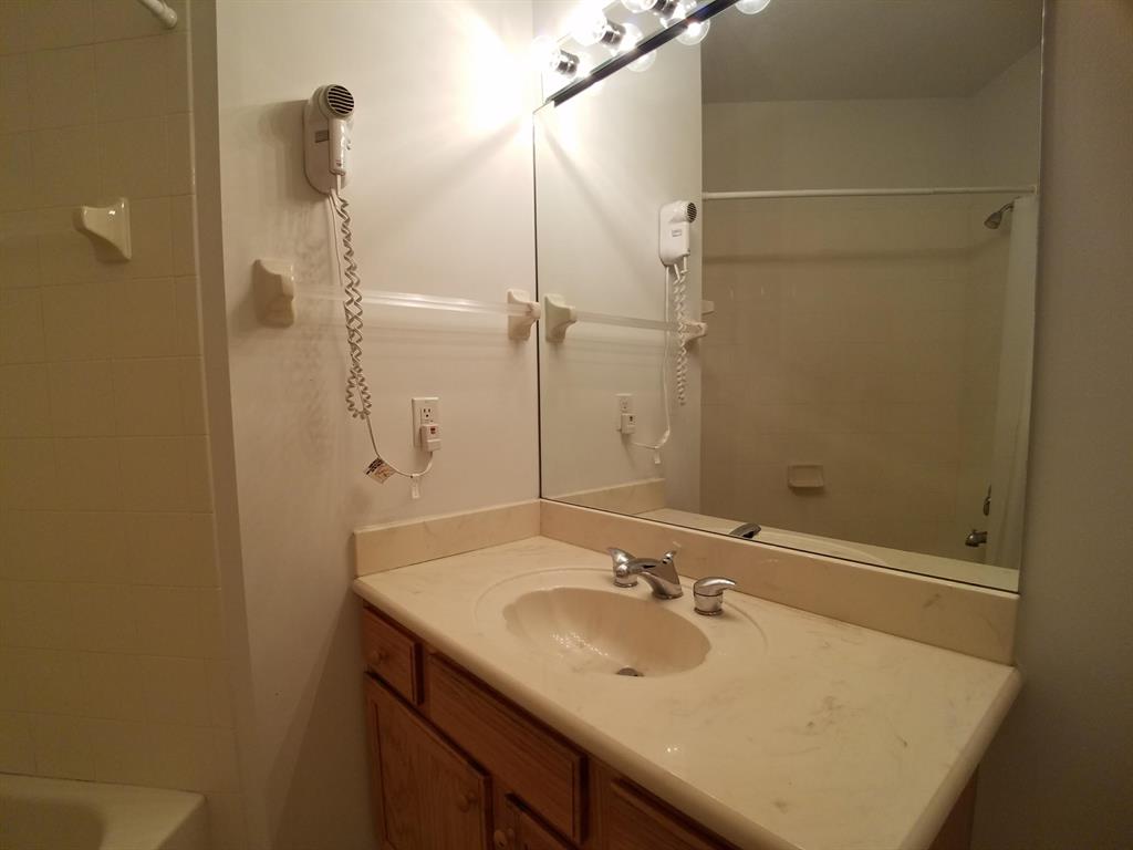 CASTLE PINES CONDOMINIUM - Residential Lease