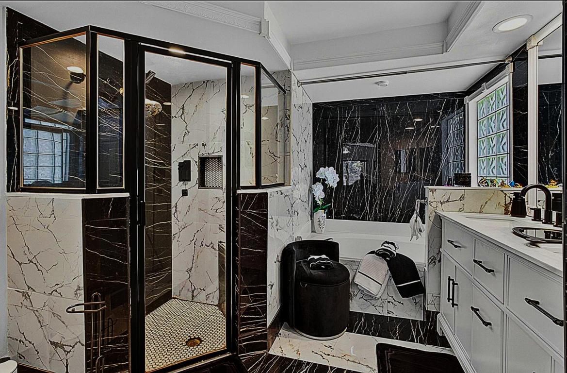 THE ENCLAVE - Residential