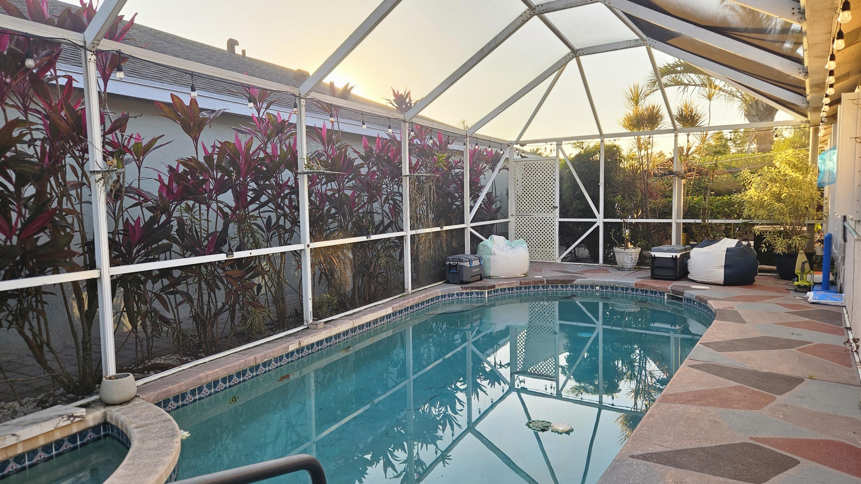 THE ENCLAVE - Residential