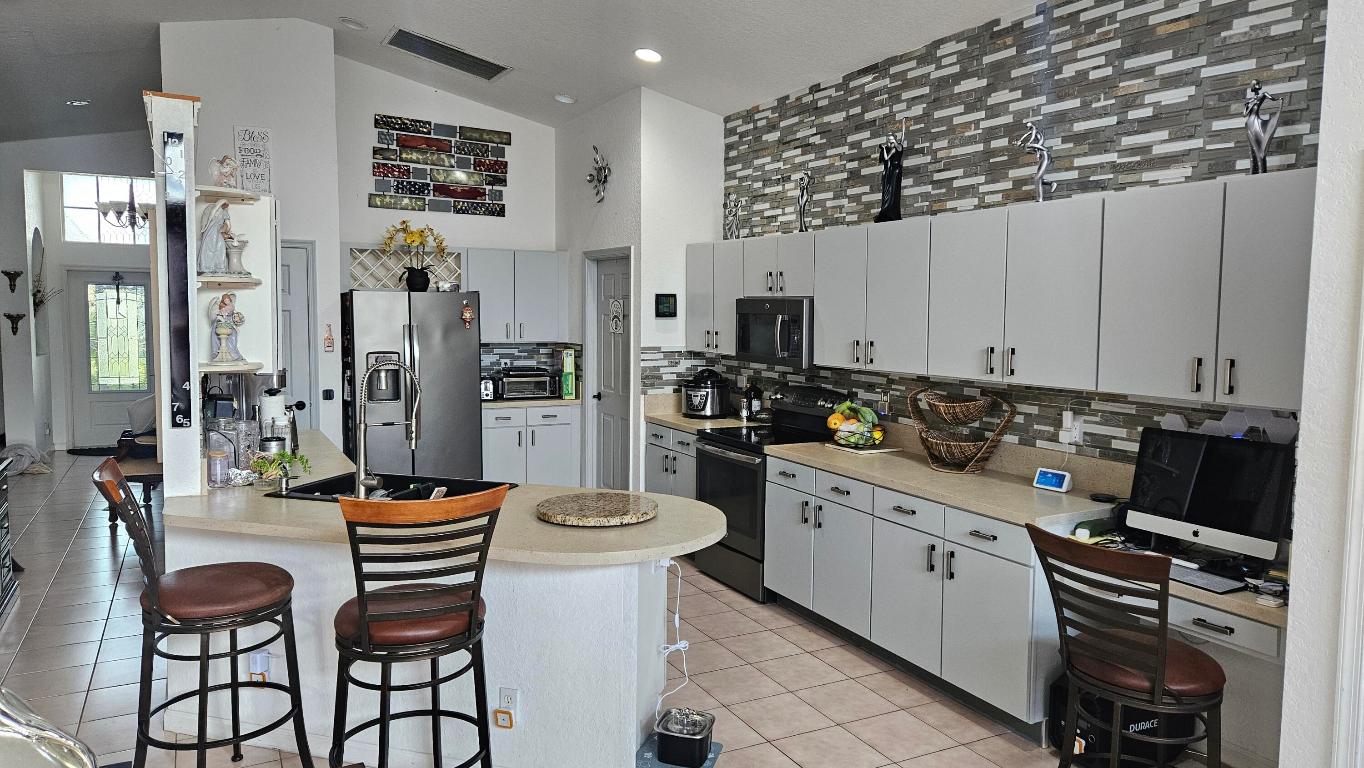 THE ENCLAVE - Residential