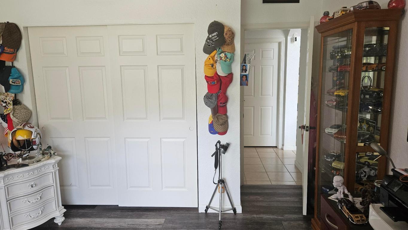 THE ENCLAVE - Residential