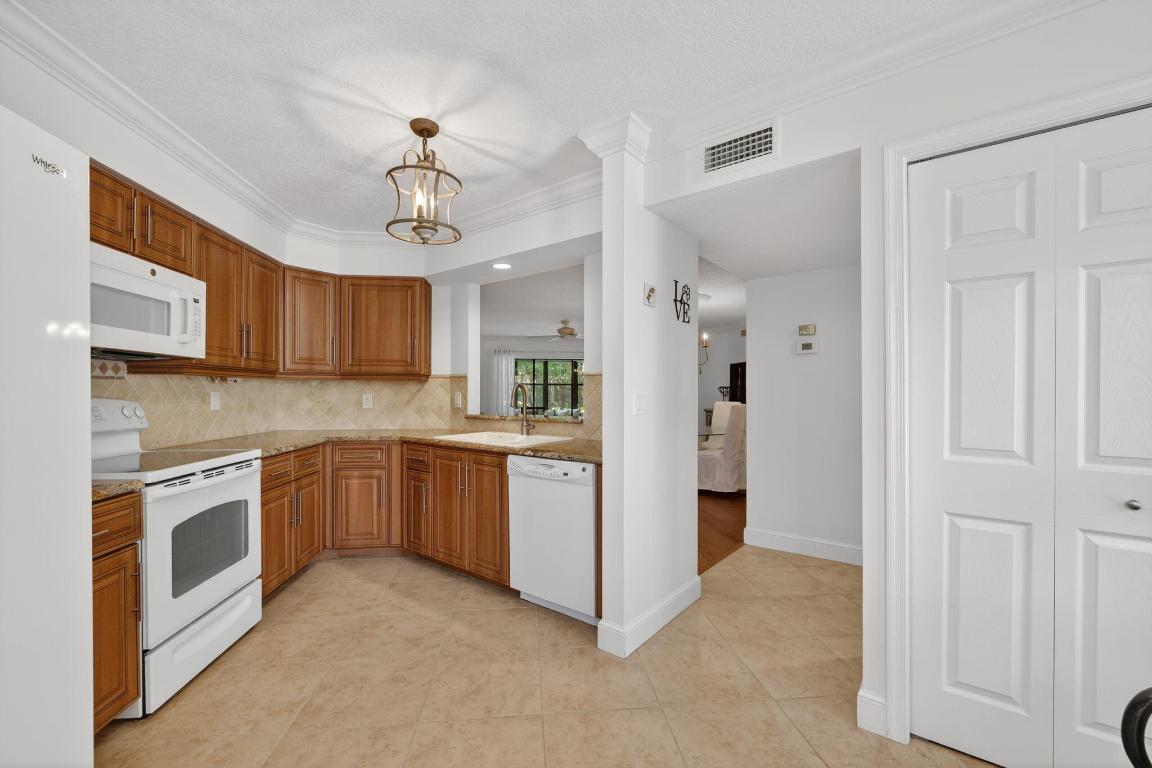 MONTEGO COVE CONDO - Residential