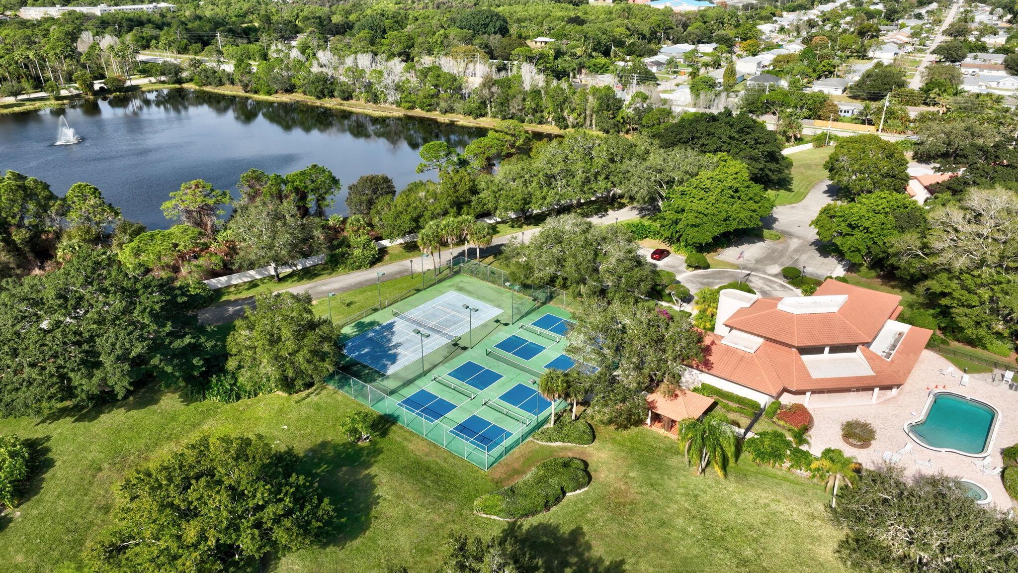 MONTEGO COVE CONDO - Residential