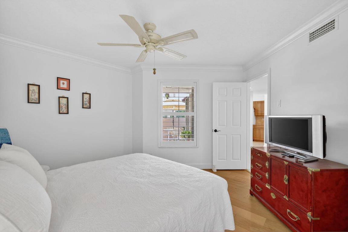 MONTEGO COVE CONDO - Residential