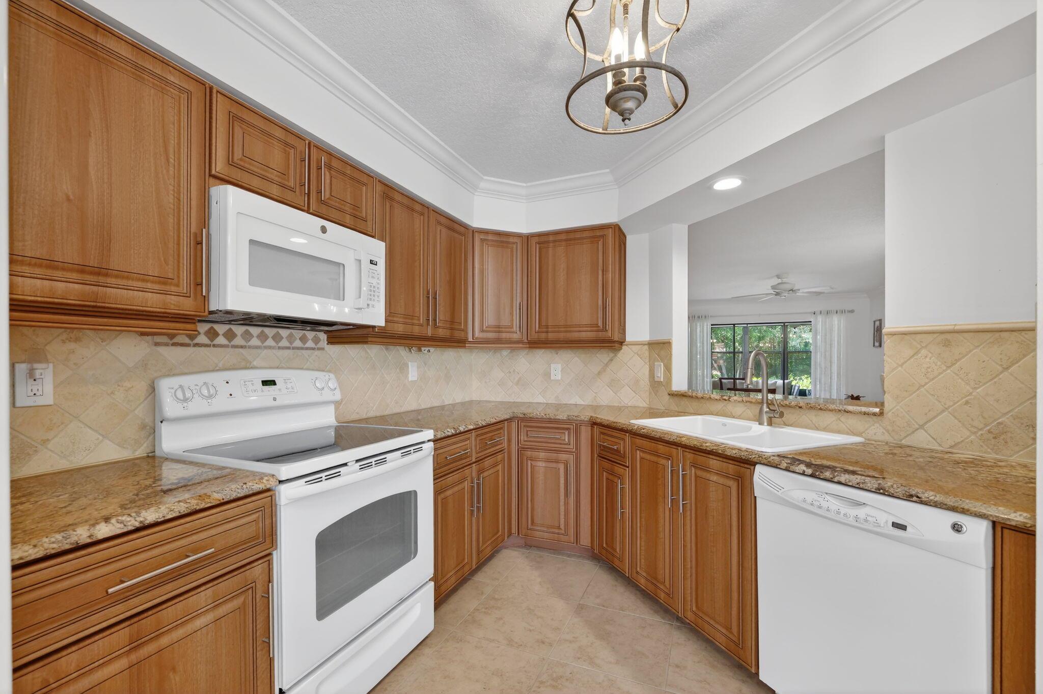 MONTEGO COVE CONDO - Residential