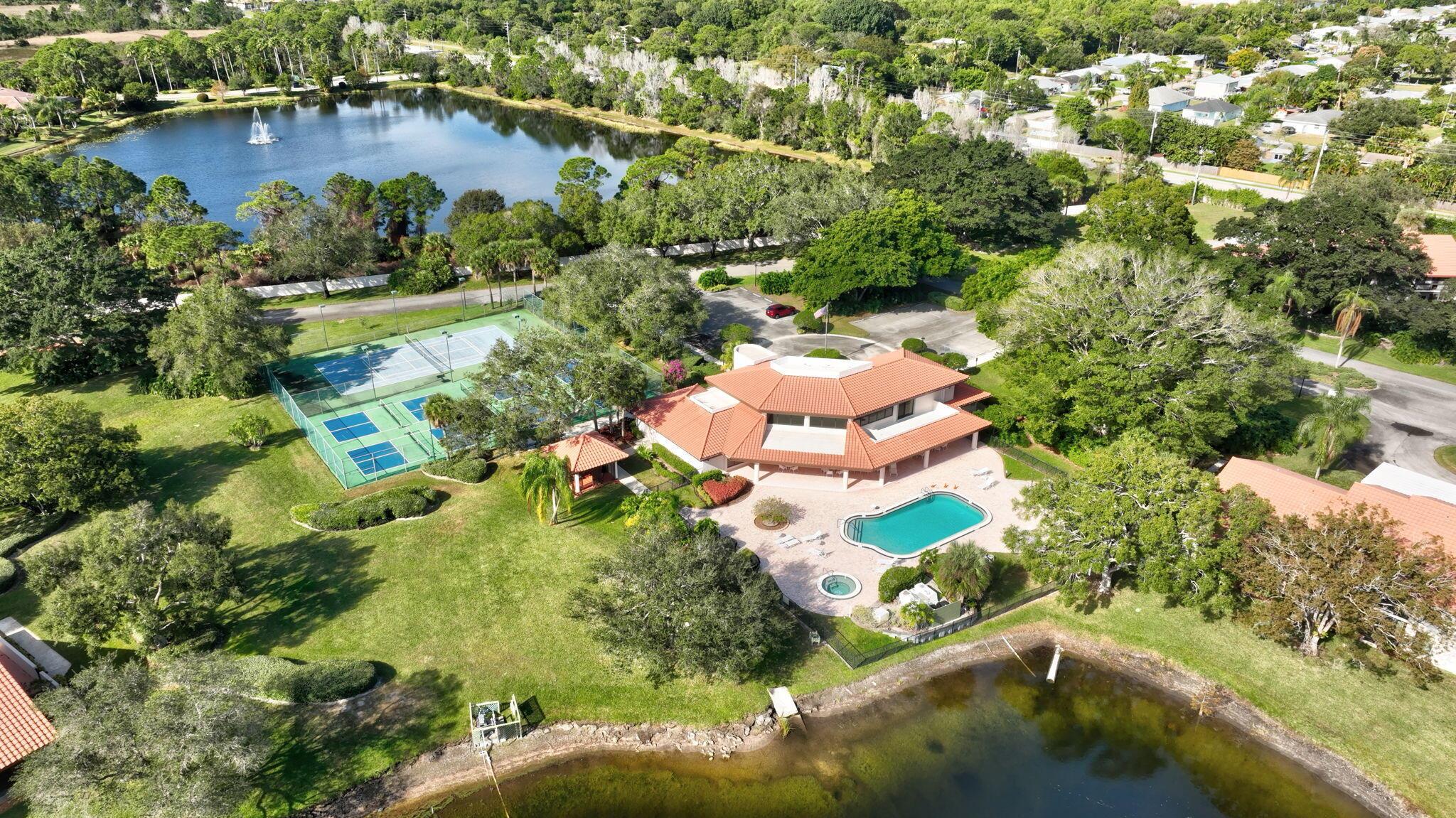 MONTEGO COVE CONDO - Residential