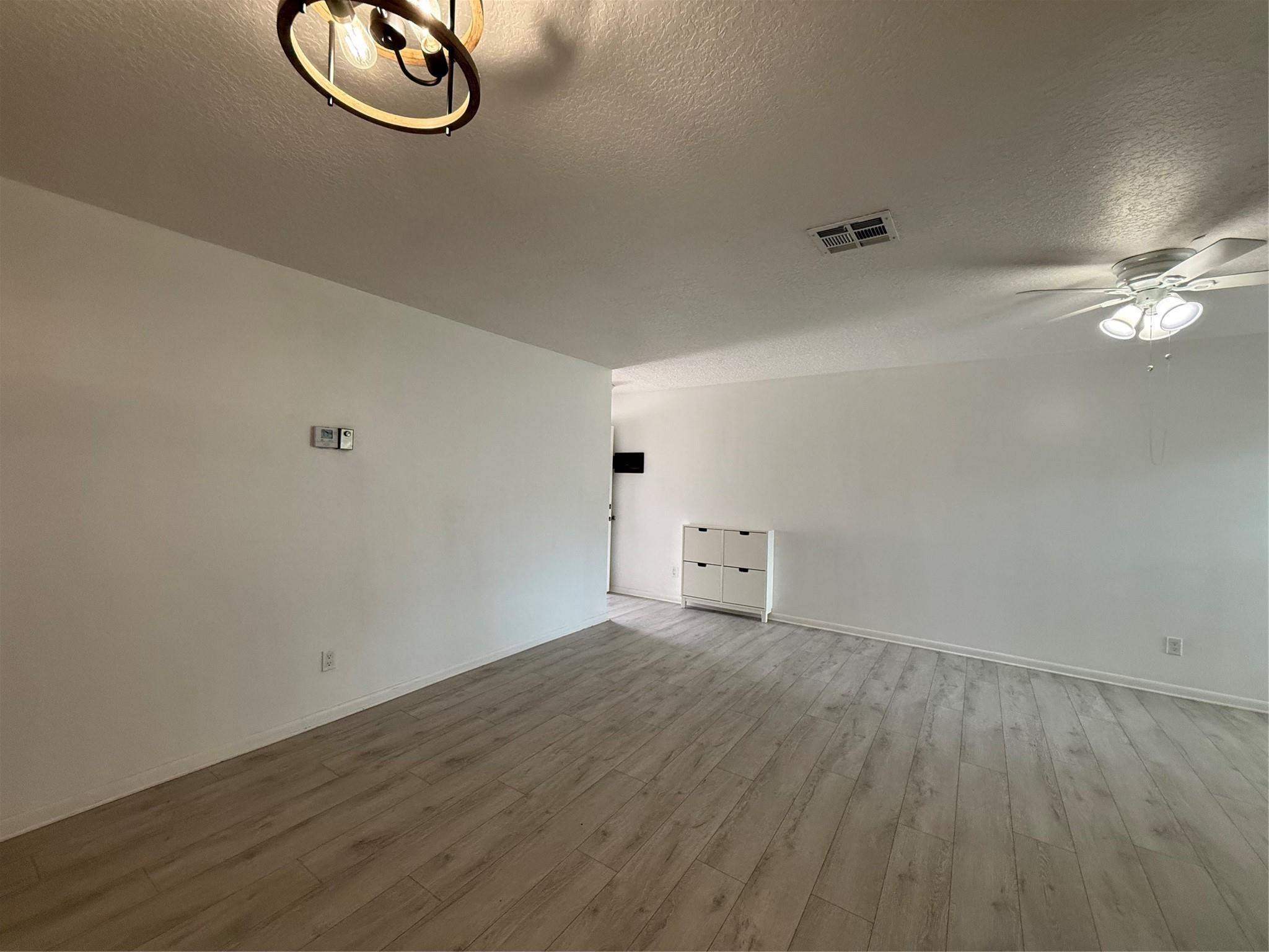 6101 Woodlake Boulevard 6101