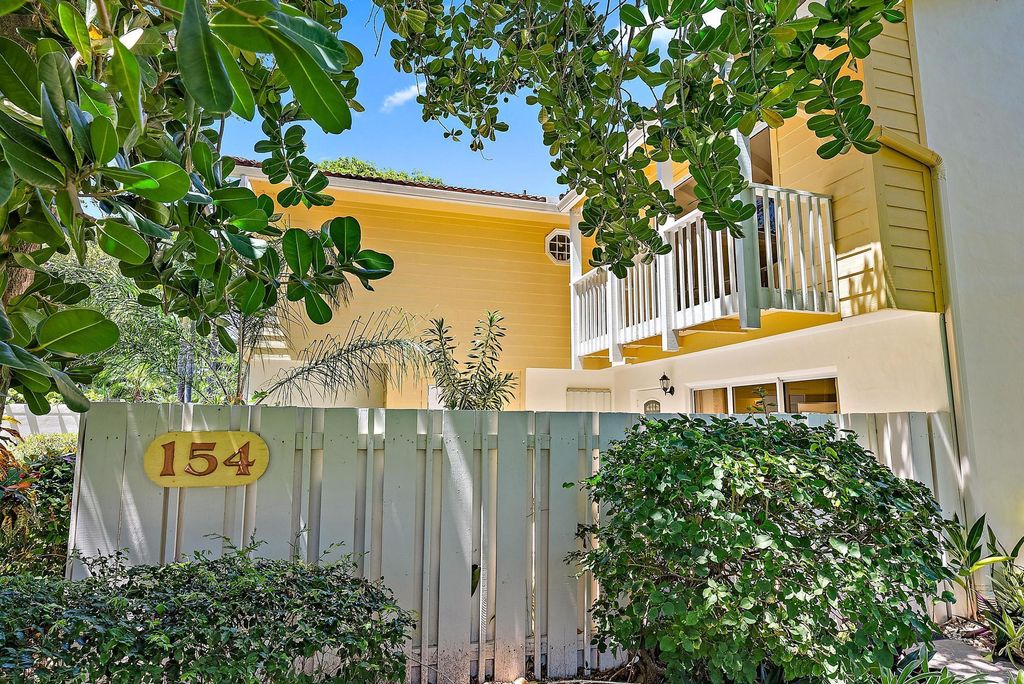 Photo of 154 Seabreeze Circle, Jupiter, FL 33477 (MLS # R11096496)