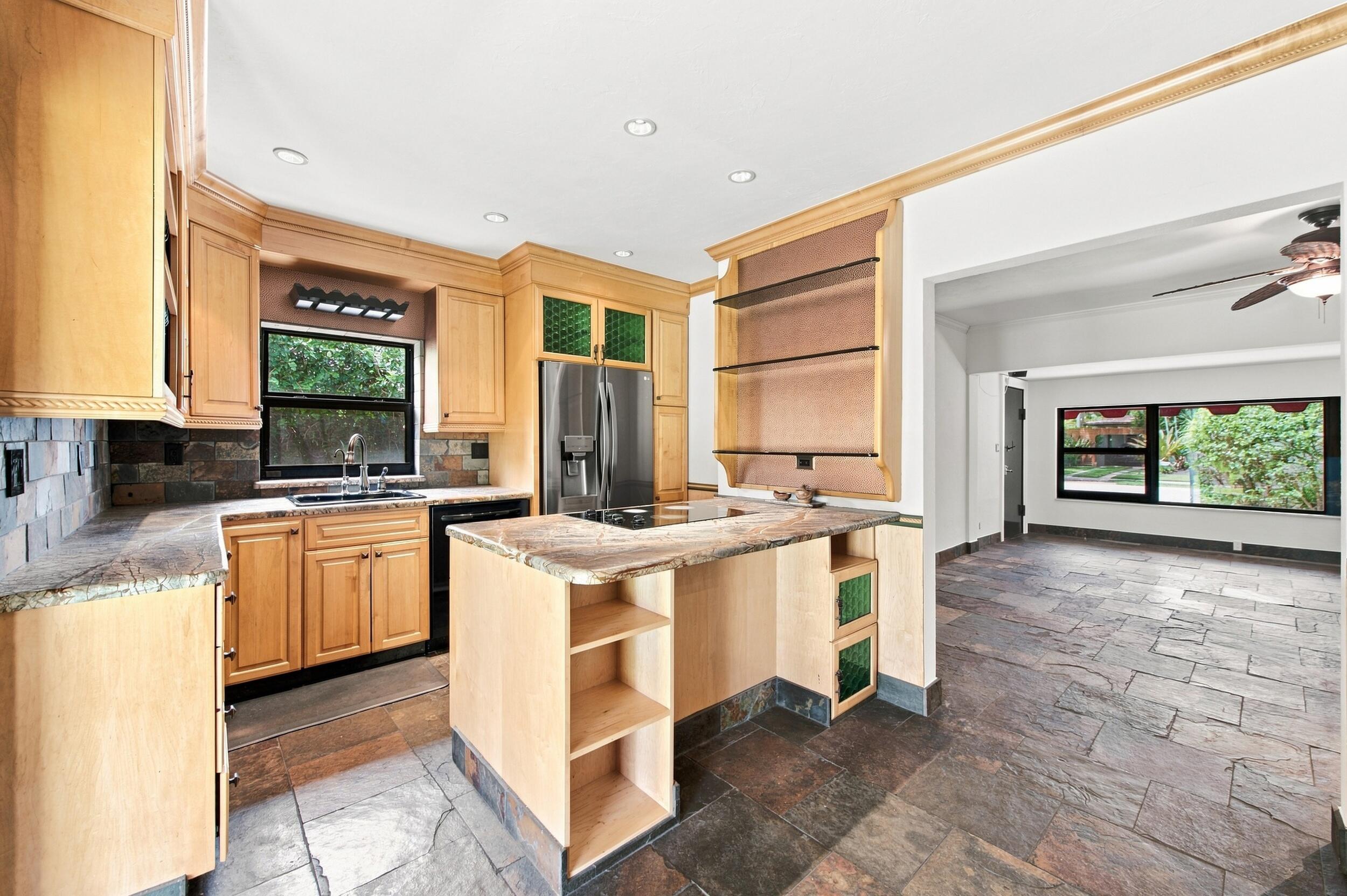 1110 SW 18TH Court