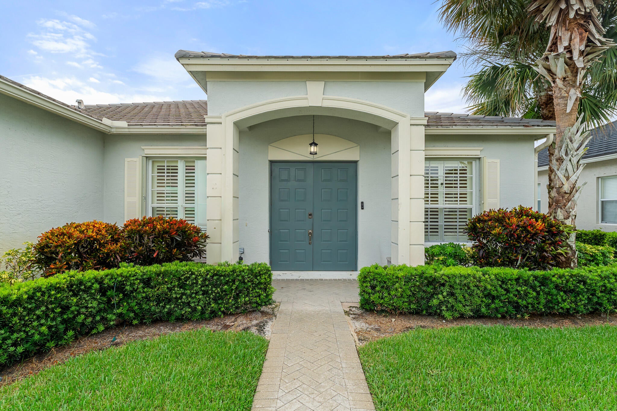 531 SW Lake Manatee Way
