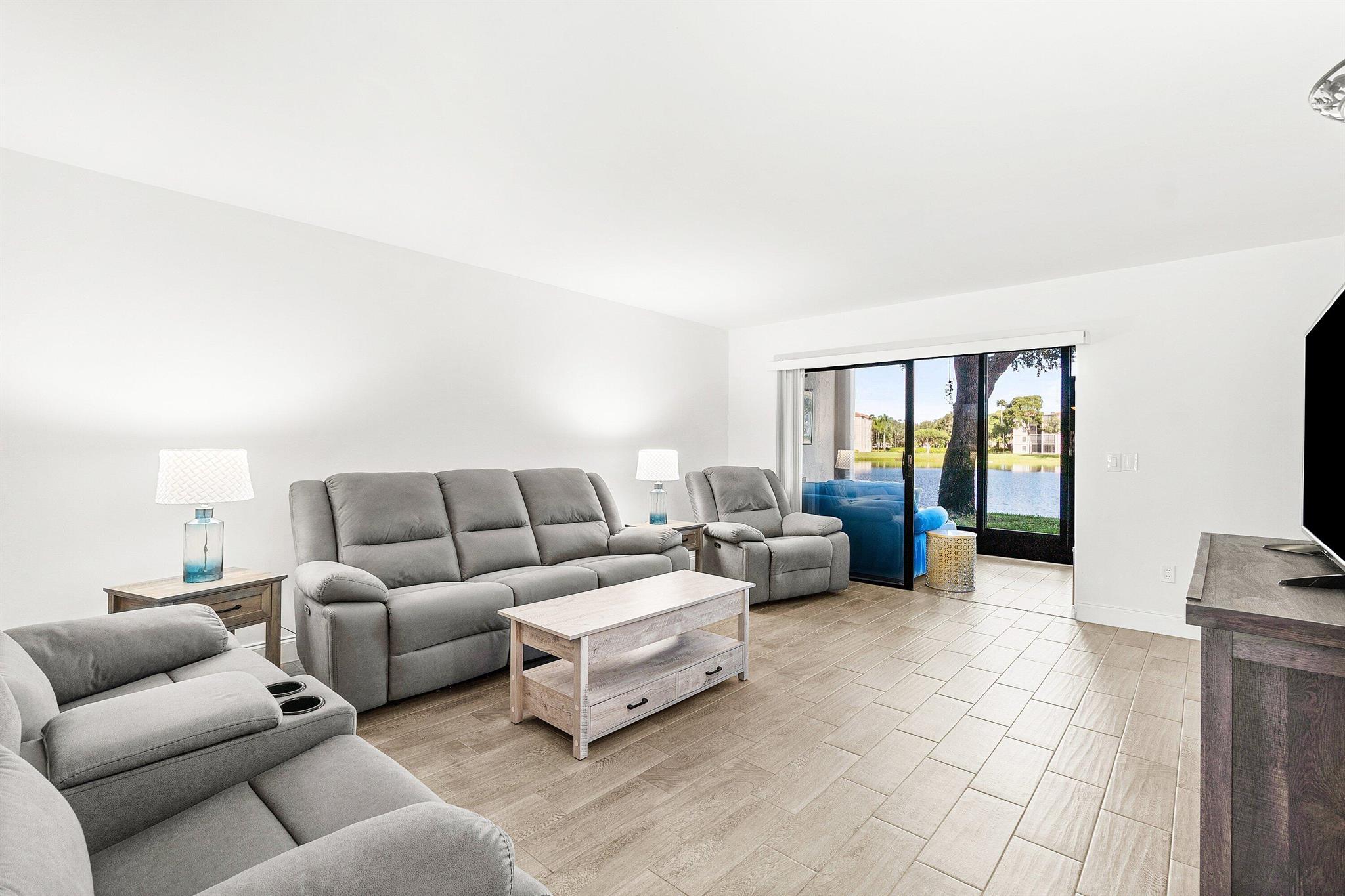 HUNTINGTON POINTE - Residential