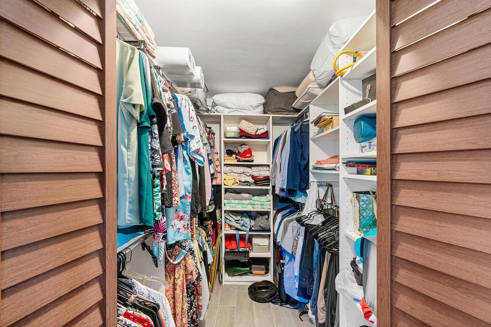 HUNTINGTON POINTE - Residential