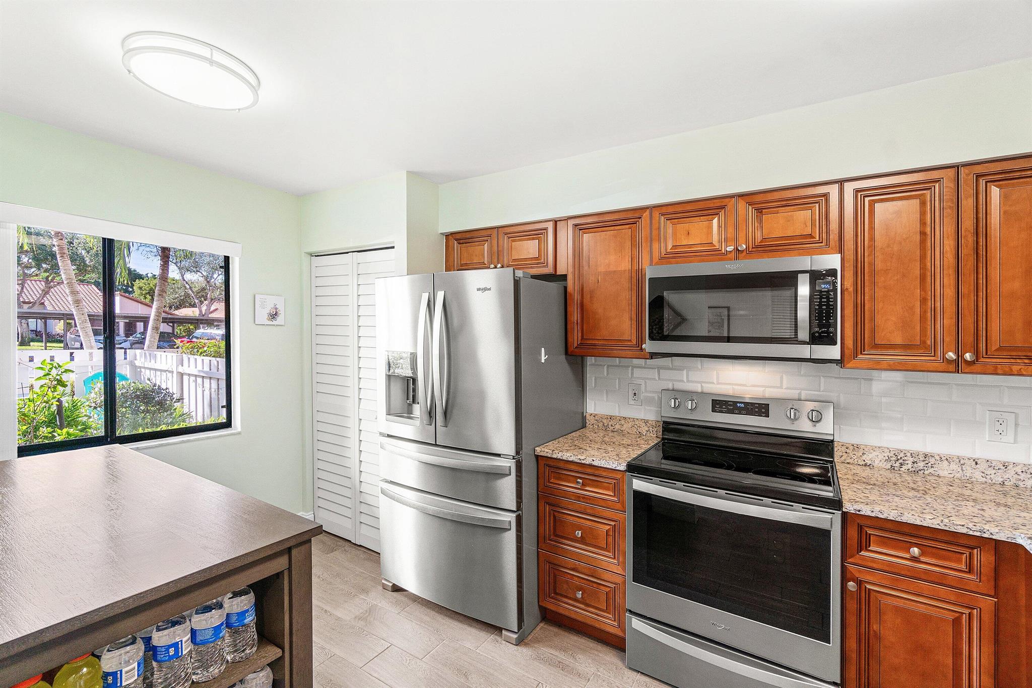 HUNTINGTON POINTE - Residential