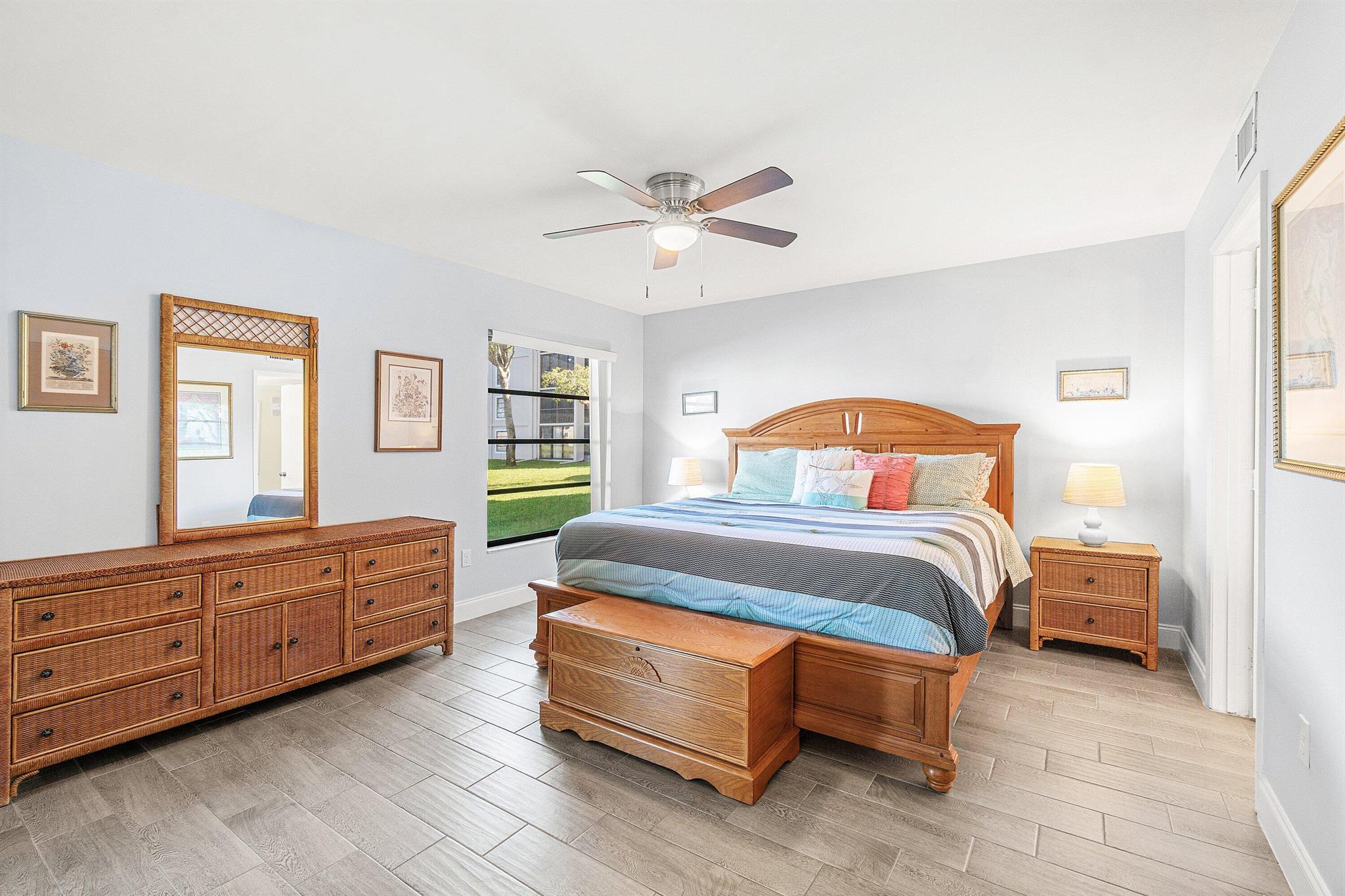 HUNTINGTON POINTE - Residential