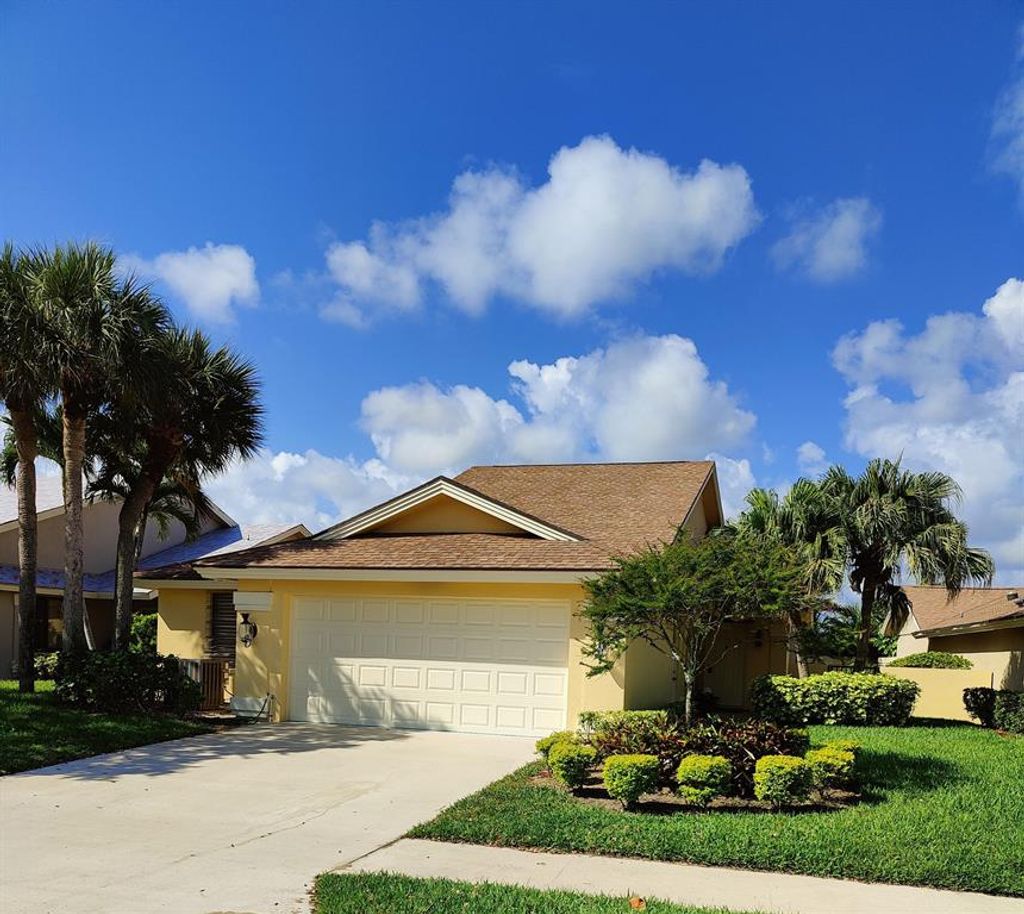 Photo of 192 Ridge Road #192, Jupiter, FL 33477 (MLS # R10789340)