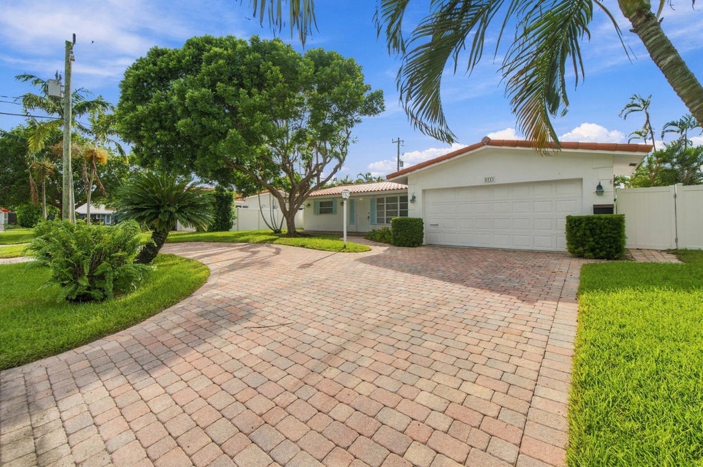 Photo of 5711 NE 19TH Terrace, Fort Lauderdale, FL 33308 (MLS # B26080441)