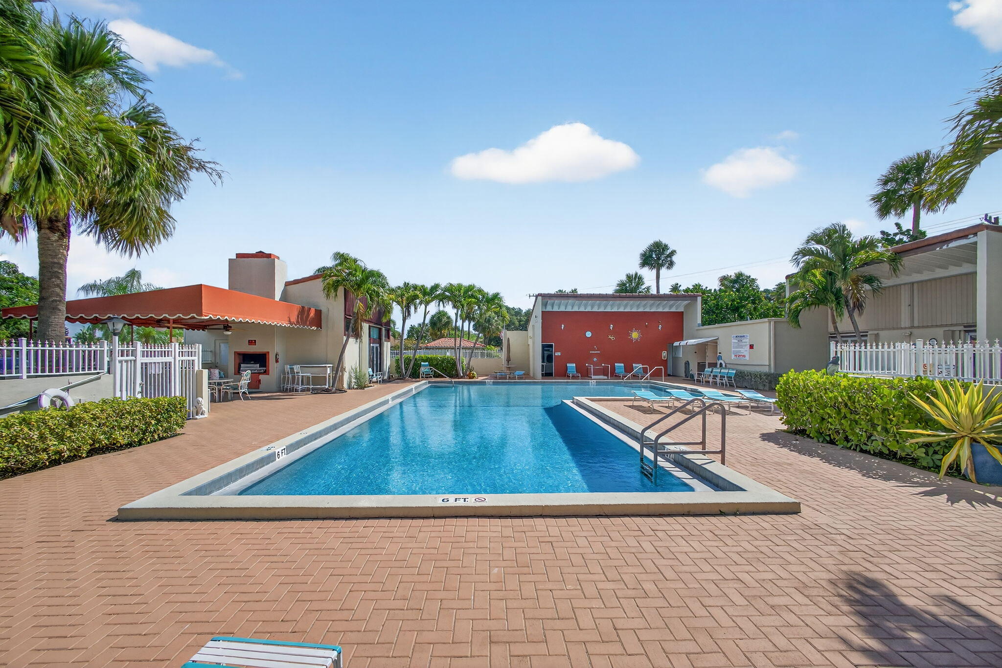 2532 Boundbrook Drive S 102