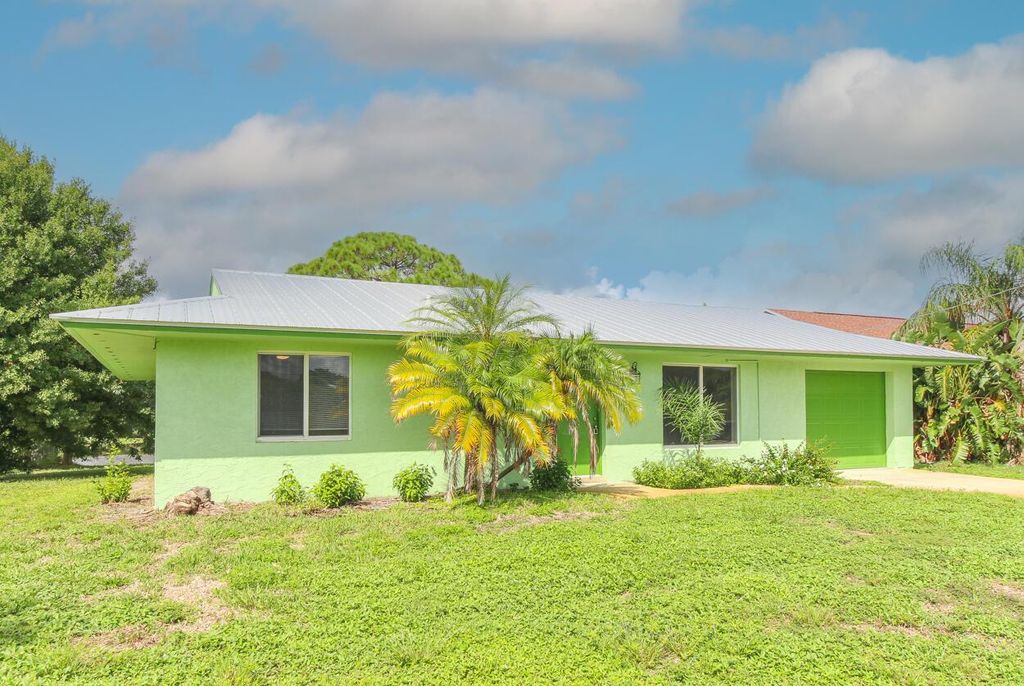 Photo of 431 NE Julia Court, Jensen Beach, FL 34957 (MLS # R11116675)