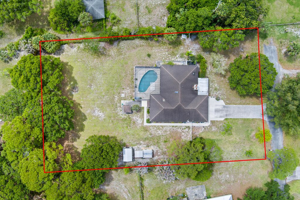 Photo of 5518 Davis Street, Fort Pierce, FL 34982 (MLS # B26021940)